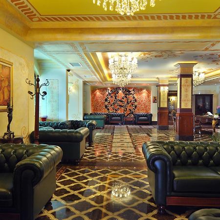 Park Hotel สตาราซาโกรา ภายนอก รูปภาพ Lobby