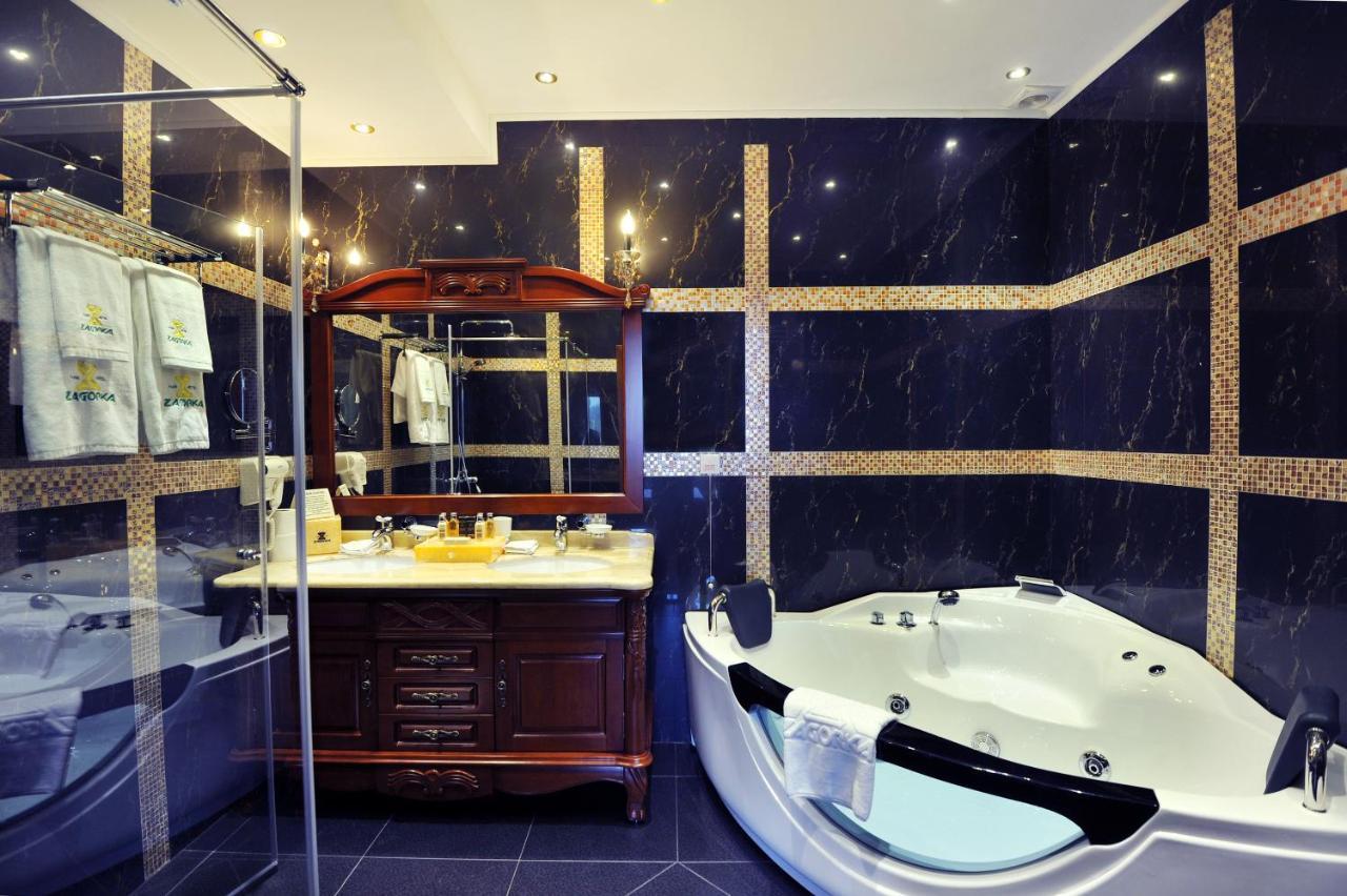 Park Hotel สตาราซาโกรา ภายนอก รูปภาพ A modern bathroom