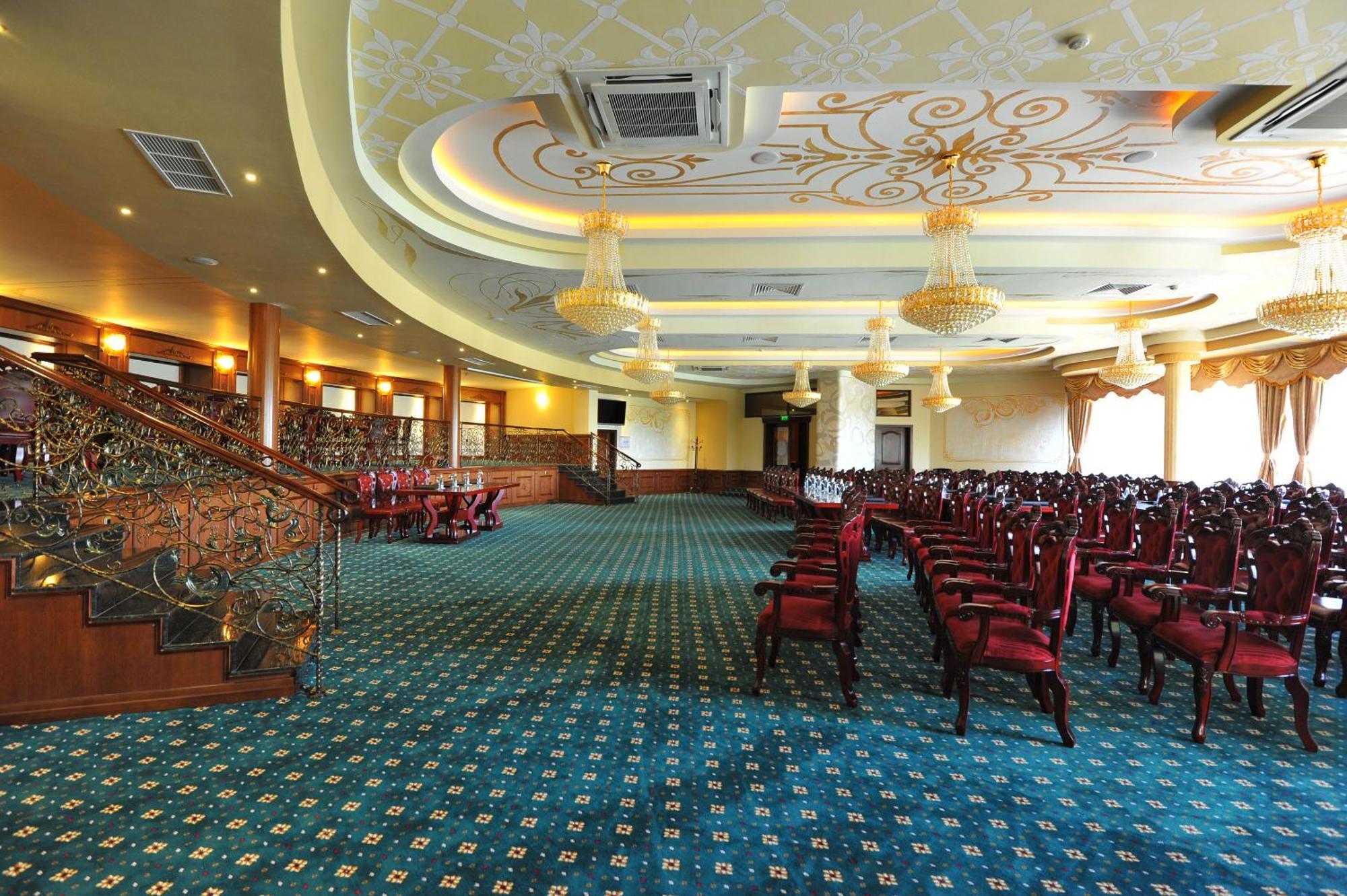 Park Hotel สตาราซาโกรา ภายนอก รูปภาพ The interior of the main hall