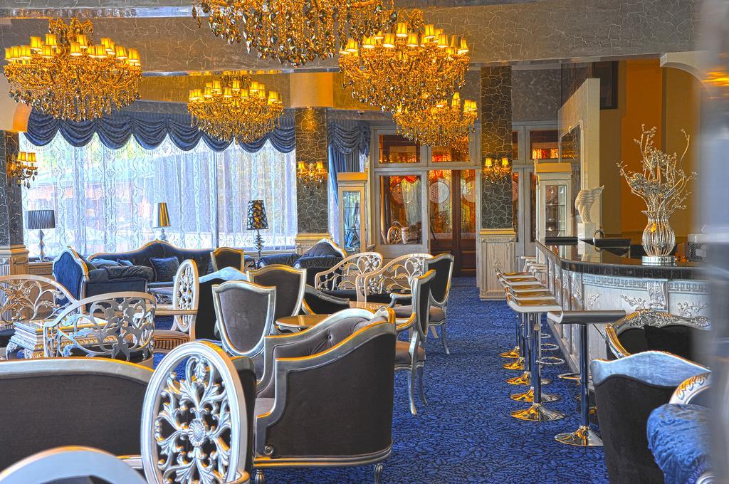 Park Hotel สตาราซาโกรา ภายนอก รูปภาพ The Blue Bar