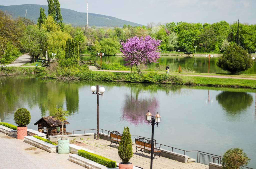 Park Hotel สตาราซาโกรา ภายนอก รูปภาพ The river at the town of Vratsa